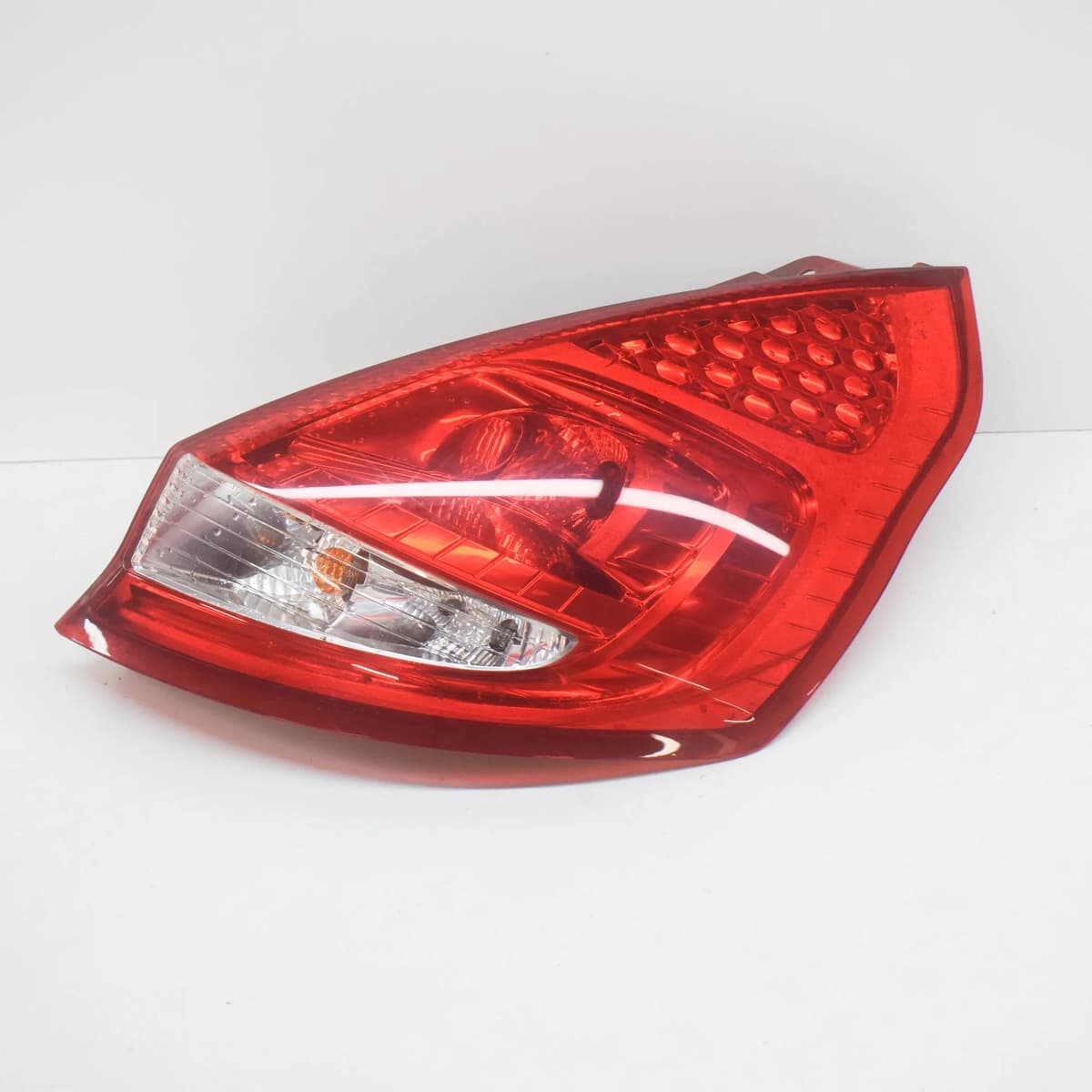 FORD FIESTA WT Rear Right Taillight 8A61-13404-AE 2010