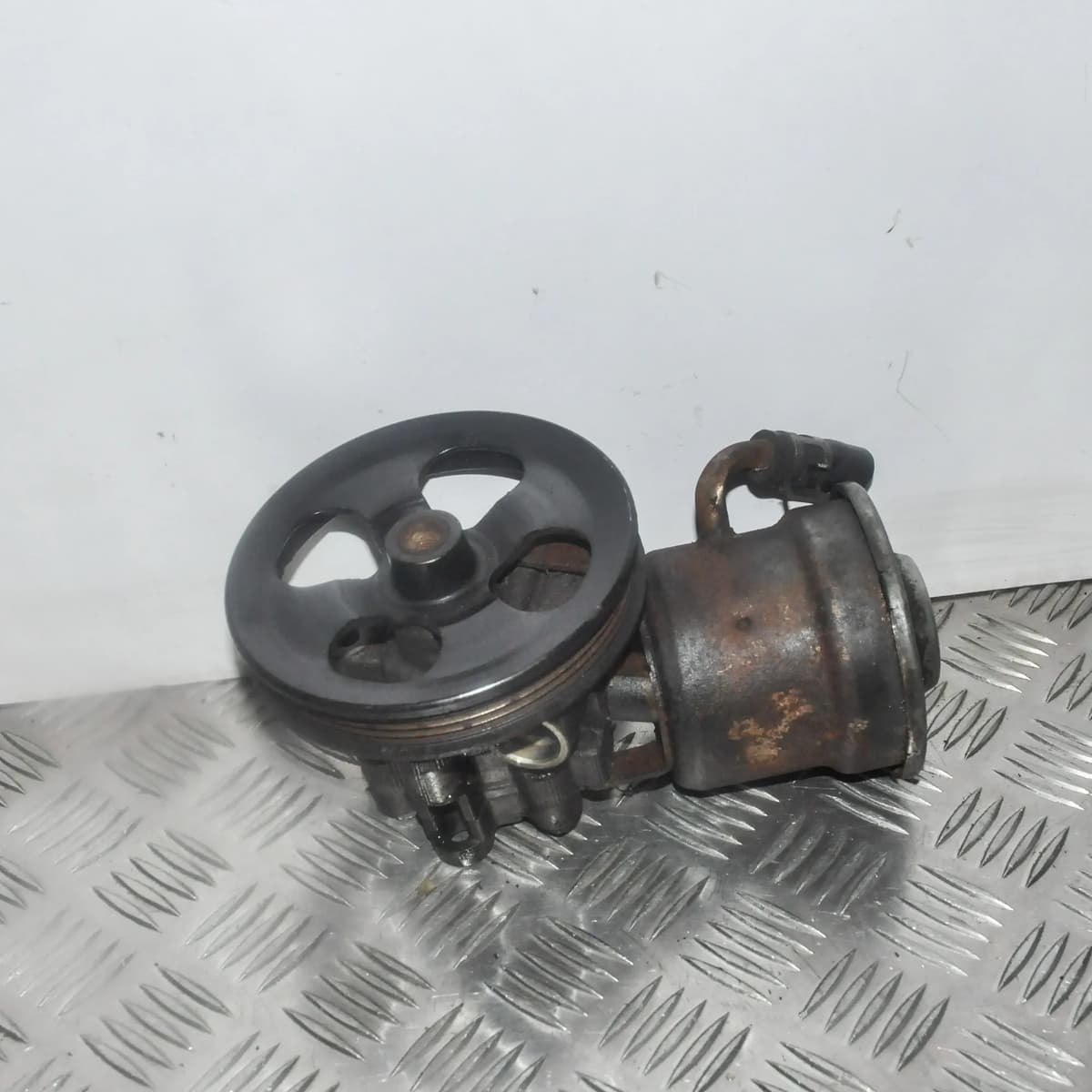 TOYOTA YARIS _P9_ 2006 Power Steering Pump