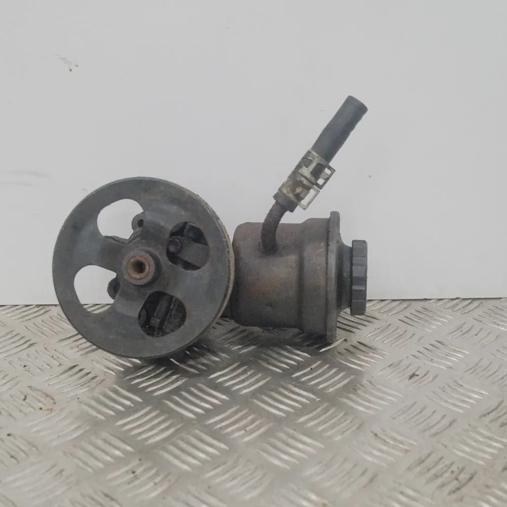 TOYOTA YARIS _P1_ 2000 Power Steering Pump