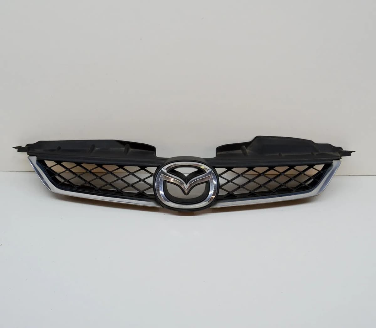 MAZDA 5 CR 1.8 Front Bumper Upper Grille C23550711 1.80 Petrol 85kw 2005