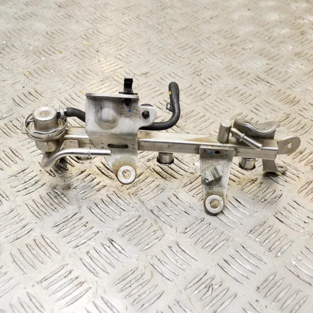 RENAULT CAPTUR J87 0.9 TCe 90 Fuel Rail W/ Pressure Regulator 175201470R 66kw