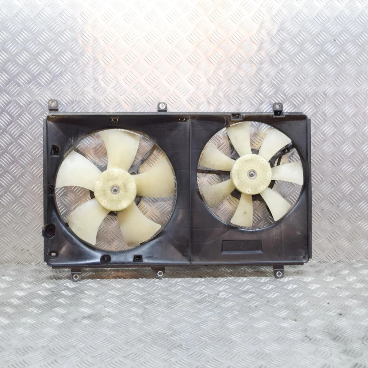 MITSUBISHI GRANDIS NA BA Engine Radiator Cooling Fans 2.00 Diesel 100kw 2006