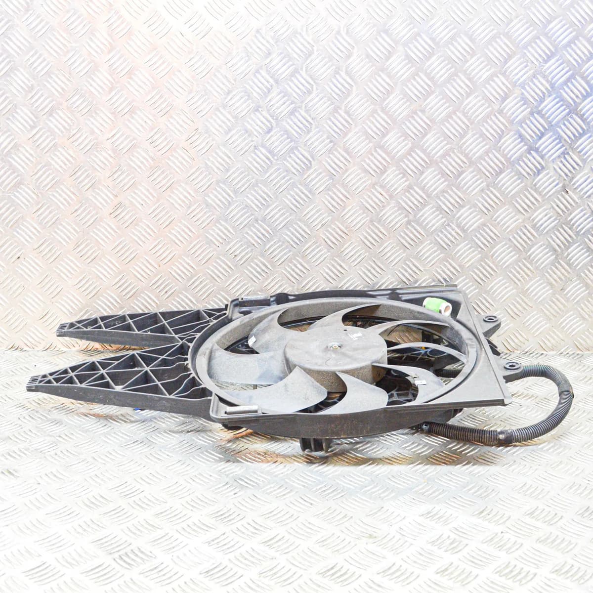FIAT BRAVO MK2 1.9 D Engine Cooling Fan Radiator 882300200 110kw 2008