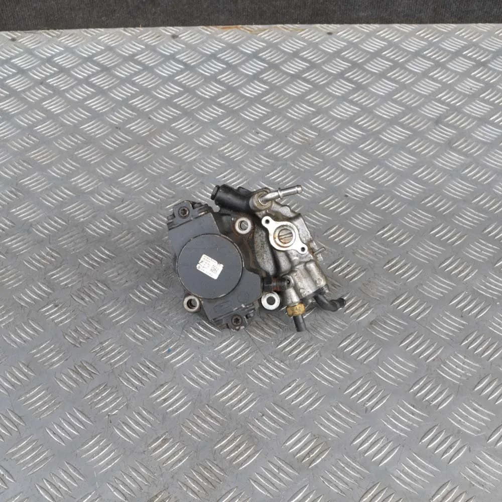 MERCEDES-BENZ E W212 2011 Fuel Pump