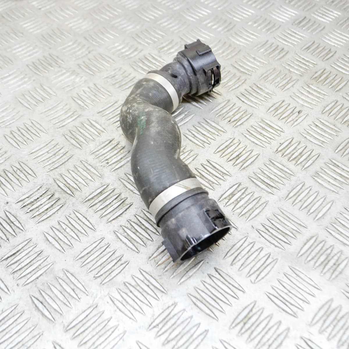 BMW 5 F10 Right Side Radiator Coolant Pipe Hose 8511928 3.00 Diesel 230kw 2015