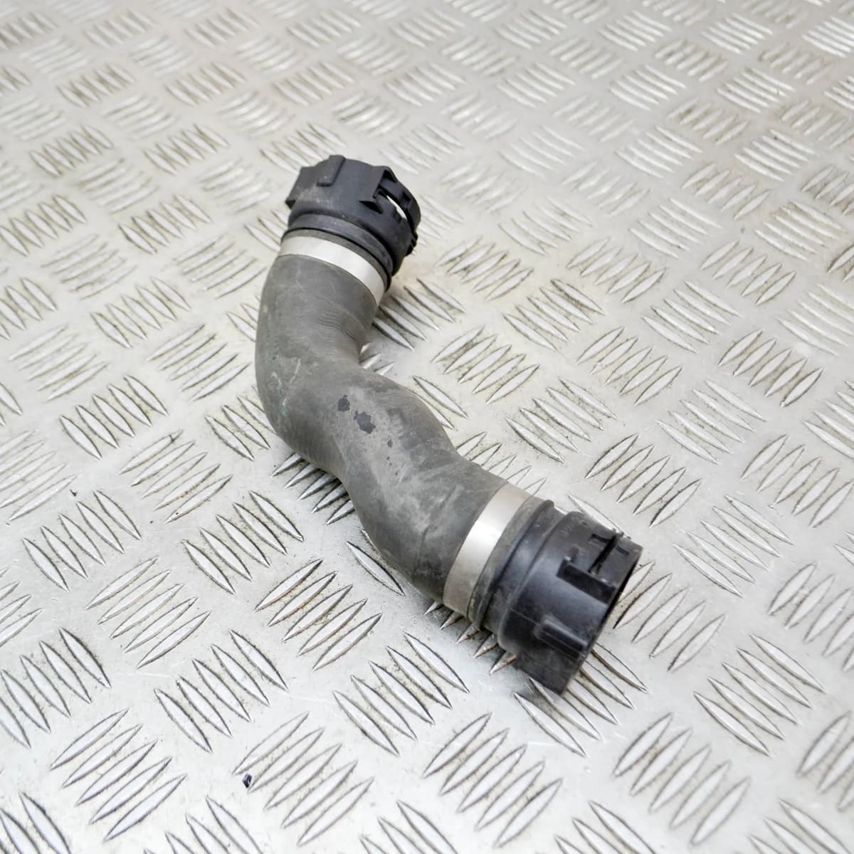 BMW 4 Coupe F32 430d Right Side Water Radiator Pipe 7812942 3.0TDI 190kw 2014