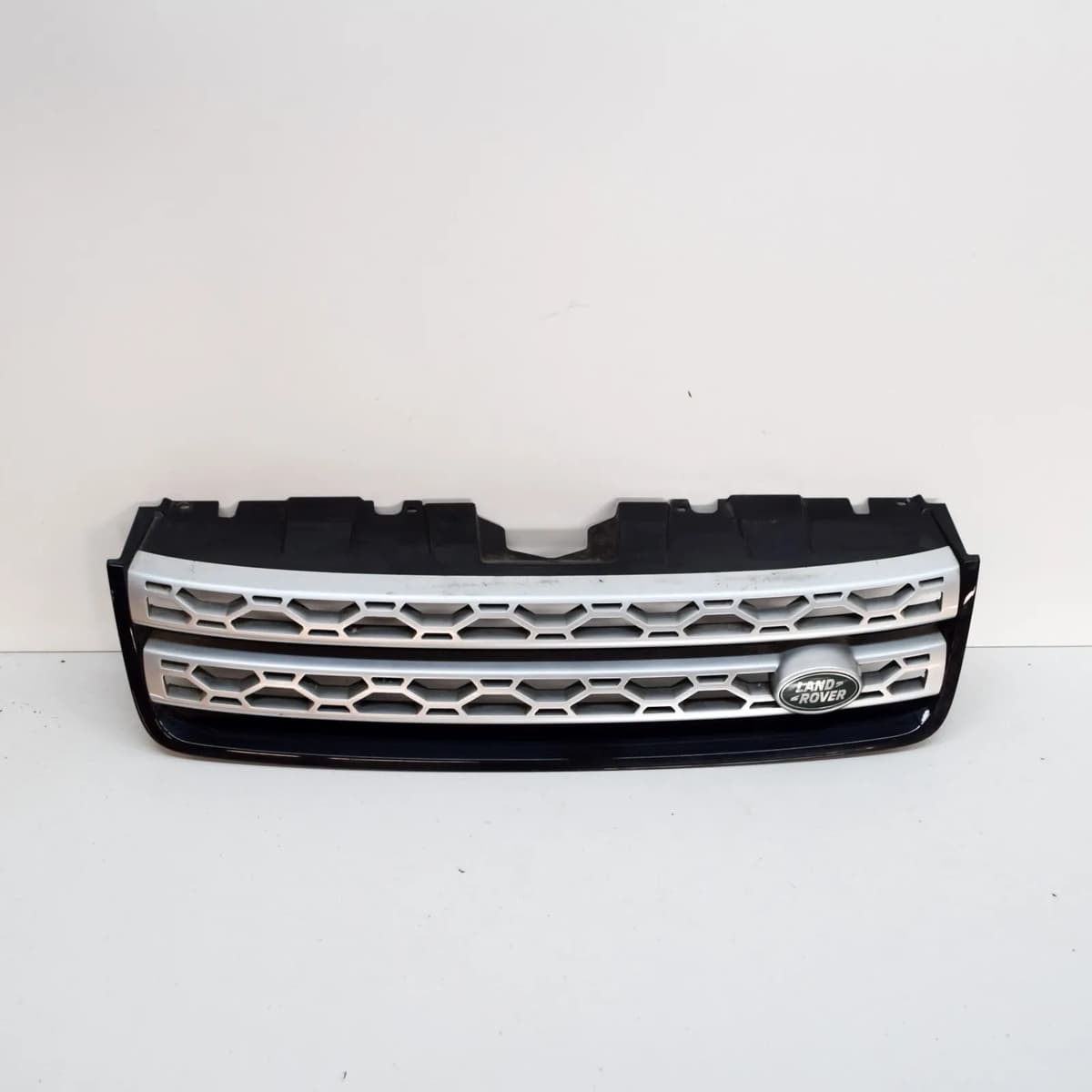 LR DISCOVERY SPORT L550 Front Radiator Grille FK72-8A100-CAW 2.0D 132kw 2018