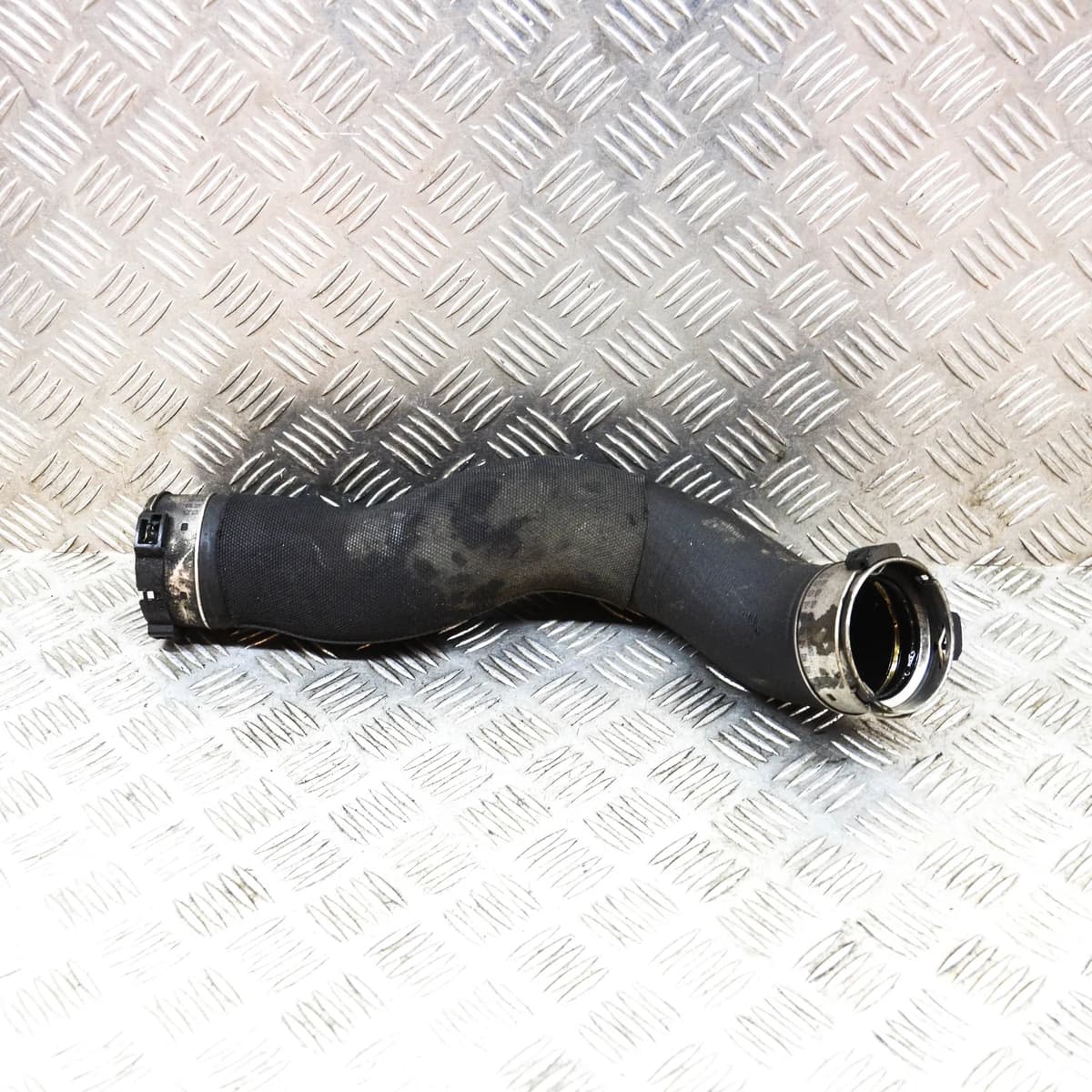 BMW 1 F20 114 d Right Side Intercooler Hose 4742748 1.6 Diesel 70kw 2012