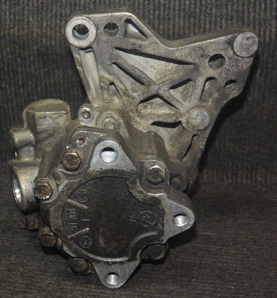 BMW X3 E83 2007 Power Steering Pump