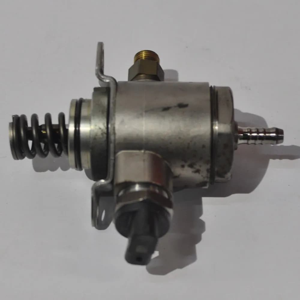 AUDI A4 8K2, B8 2008 Fuel Pump 06J127025D
