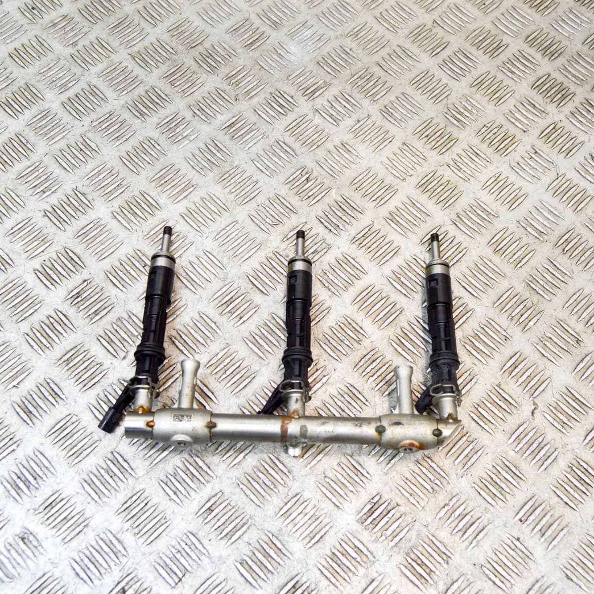 PORSCHE 911 991 Fuel Rail W/ Injectors 9A211031602 9A211040301 3.0i 309kw 2017
