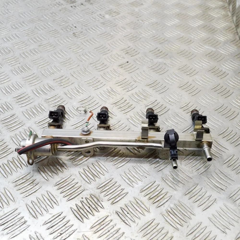 OPEL VAUXHALL MOKKA X J13 Fuel Rail W/ Injectors 25197570 1.4 Petrol 103kw 2017