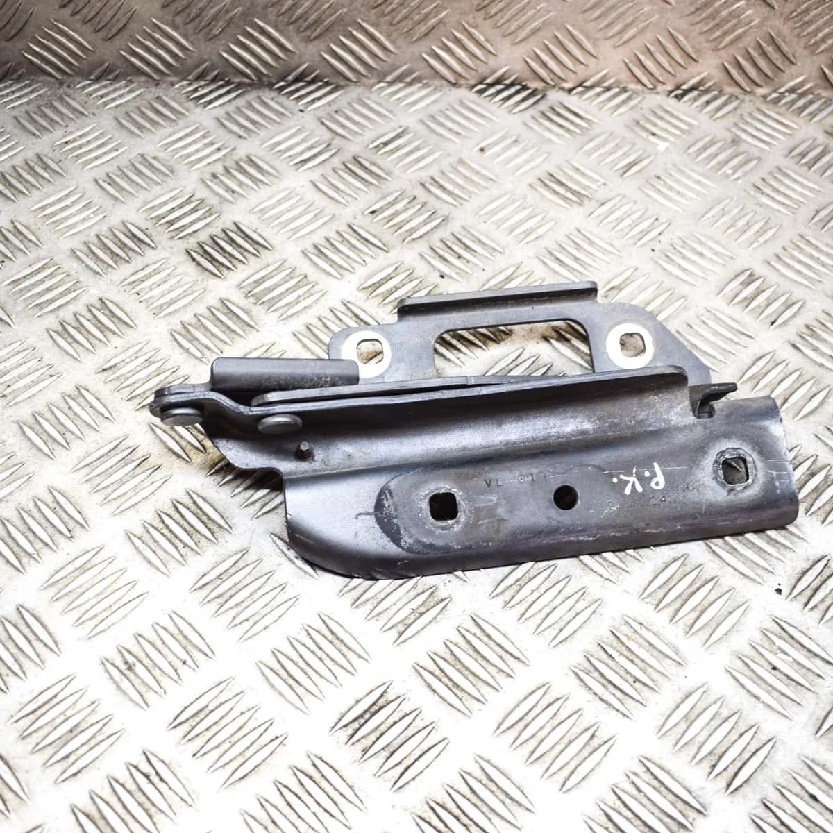 CHEVROLET CAMARO MK5 Front Right Bonnet Hinge 92235924 6.20 Petrol 318kw 2010