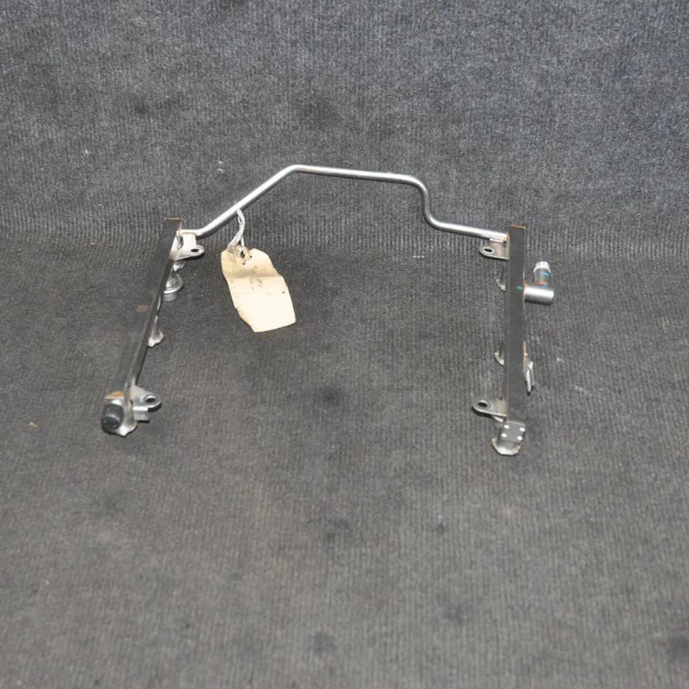 Mercedes Benz CLK C209 3.5 Petrol Fuel Rail A2720700995 2008