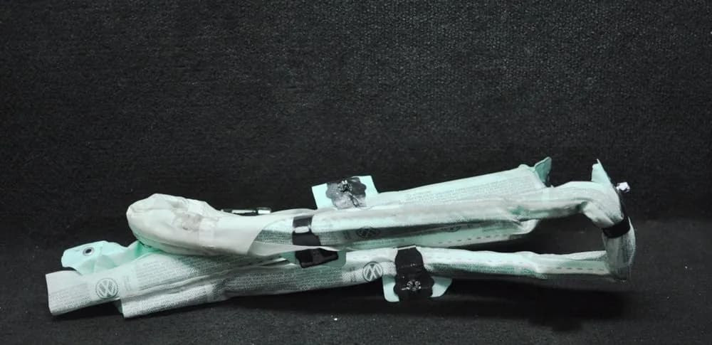 VOLKSWAGEN PASSAT Variant B6 2.0 TDI 16V Right Side Roof 3C0880742F 2010