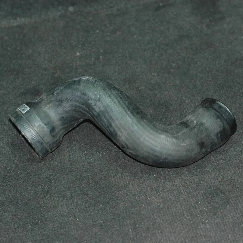 AUDI A4 1.8 Petrol Intercooler Hose Pipe Right Side 8E0145838G B6 2002