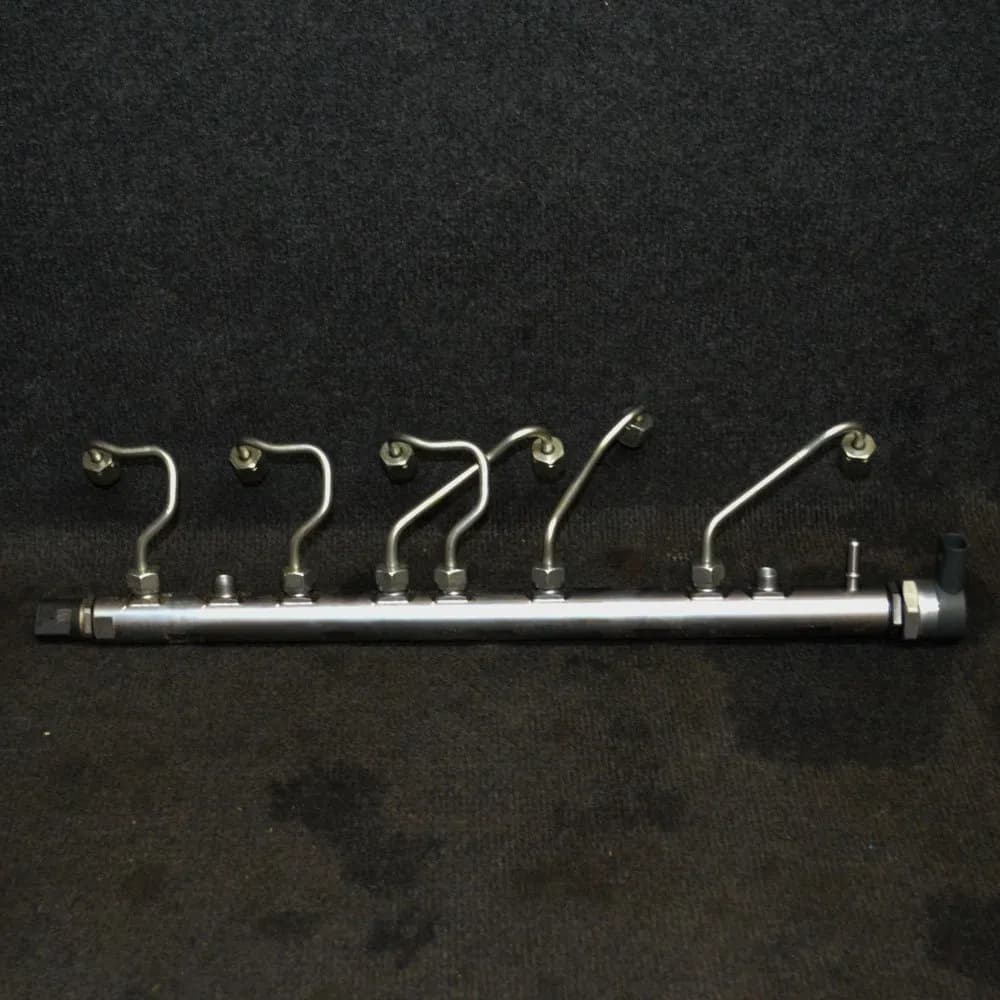 BMW X3 2.0 D 140kw Fuel Injection Rail 0281002949 0281002948 F25 2015
