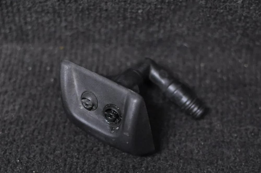 Land Rover Discovery L319 Headlamp Washer Right Side 2009