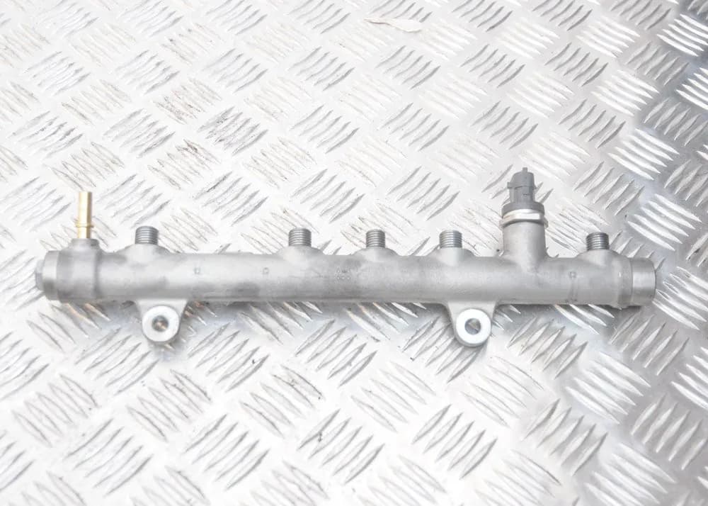 SUZUKI GRAND VITARA MK2 Fuel Rail 0445214116 0281002921 1.9D 95kw 2008