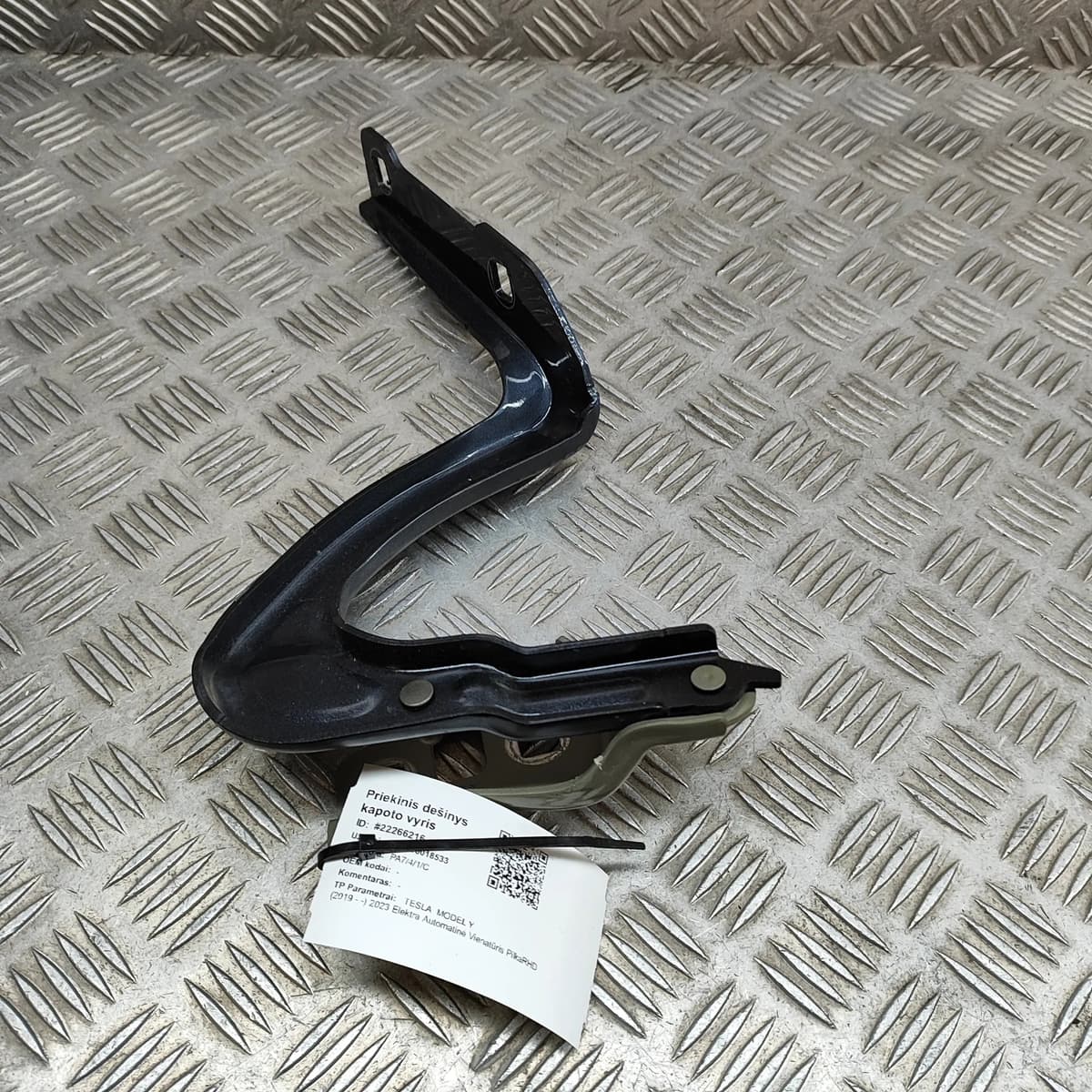 TESLA MODEL Y Front Right Bonnet Hinge 1496268-00-C Electricity 2023