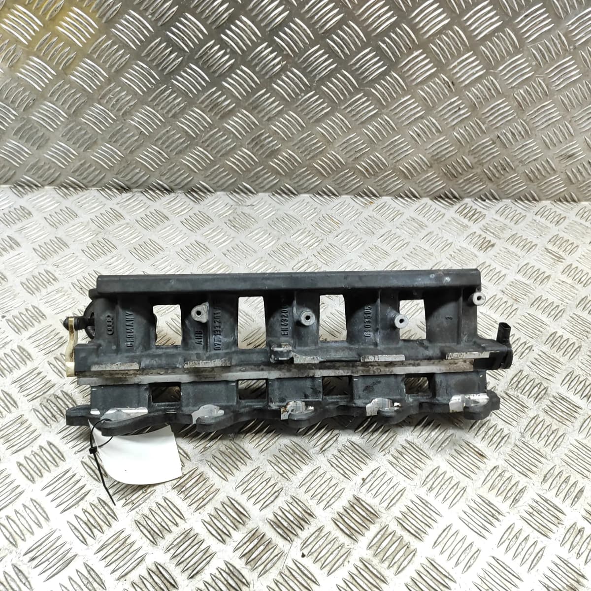 AUDI Q3 8U Intake Manifold 07K201AE 07K133201AE 2.50 Petrol 228kw