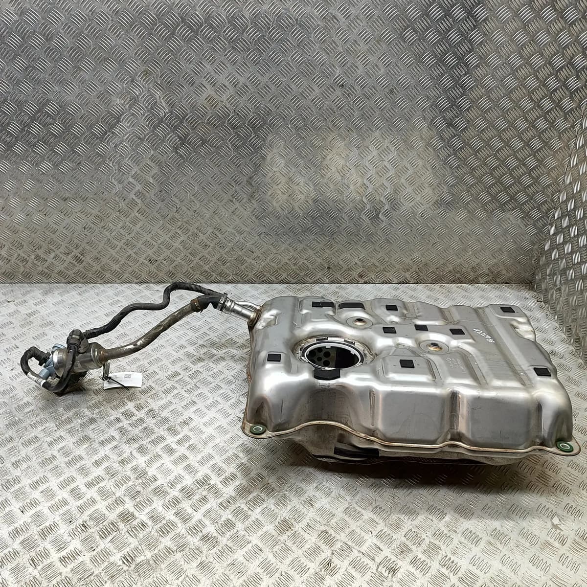 BMW 5 G30 Fuel Tank 7488708 7414025 2.00 Petrol / electricity 185kw