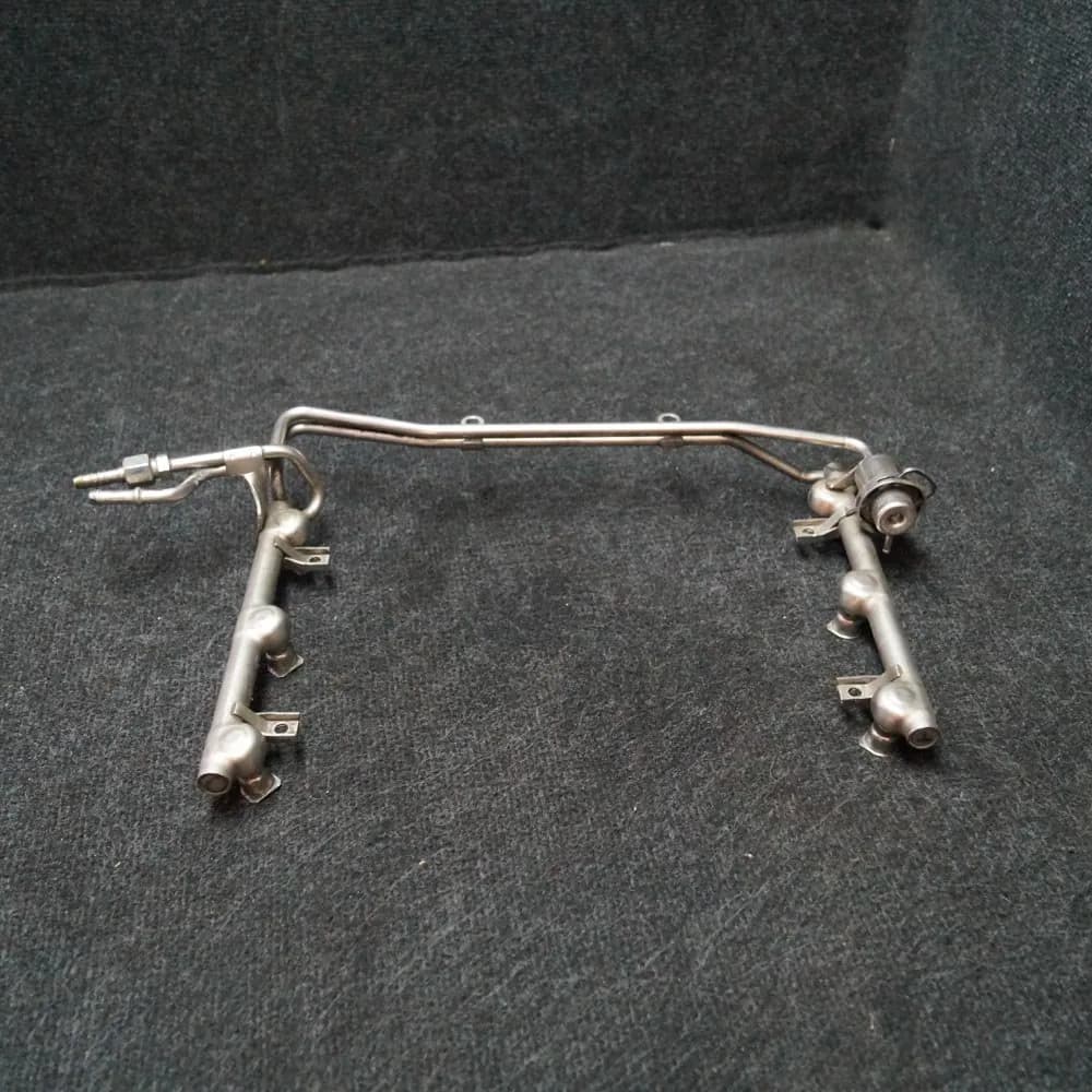 AUDI A4 3.0 Petrol Fuel Rail 06C133681J B6 2004 162kW