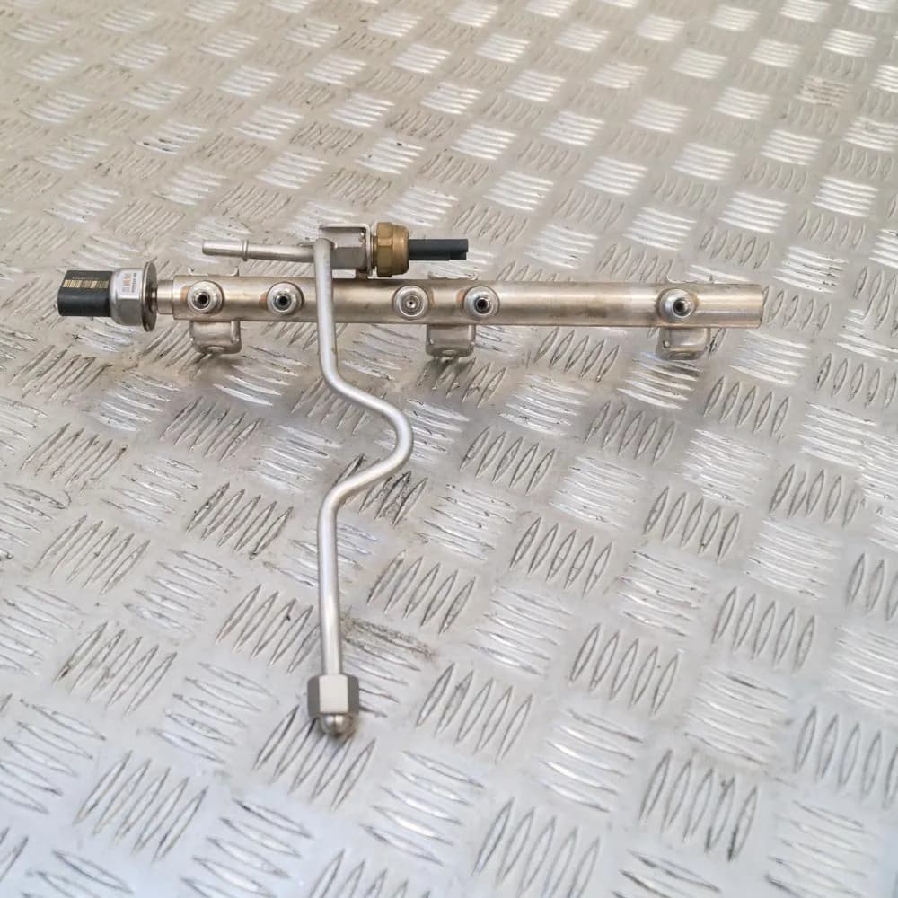 BMW 3 Series Fuel Rail 7537319 7582474 2.0 Petrol 125KW N43B20A E90 2009