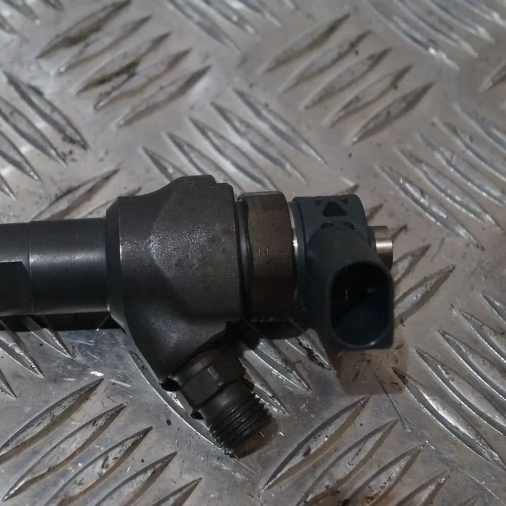 Volkswagen Golf MK7 Fuel Injector 2.0 D 04L130277E