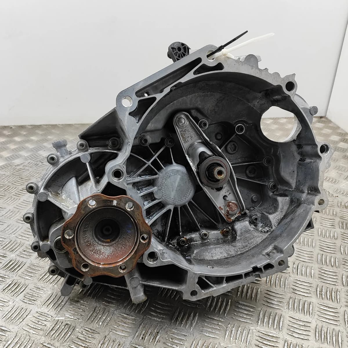 VOLKSWAGEN T-ROC A11 6 Speed Manual Gearbox SEM 1.0 Petrol 85kw 2018 23841756