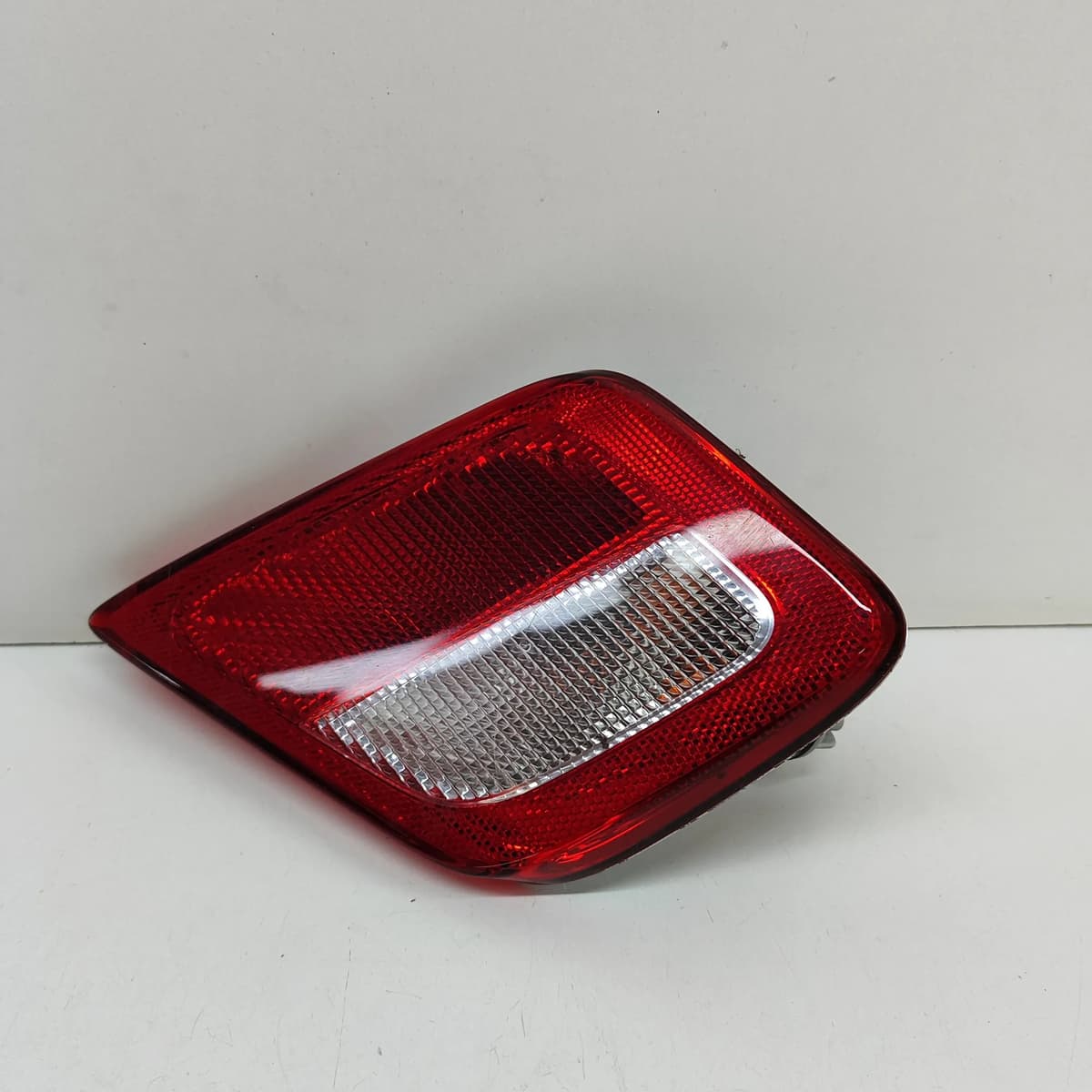 VAUHXALL CASCADA Left Side Tailgate Tail Light 13483118 2016 RHD 25055700