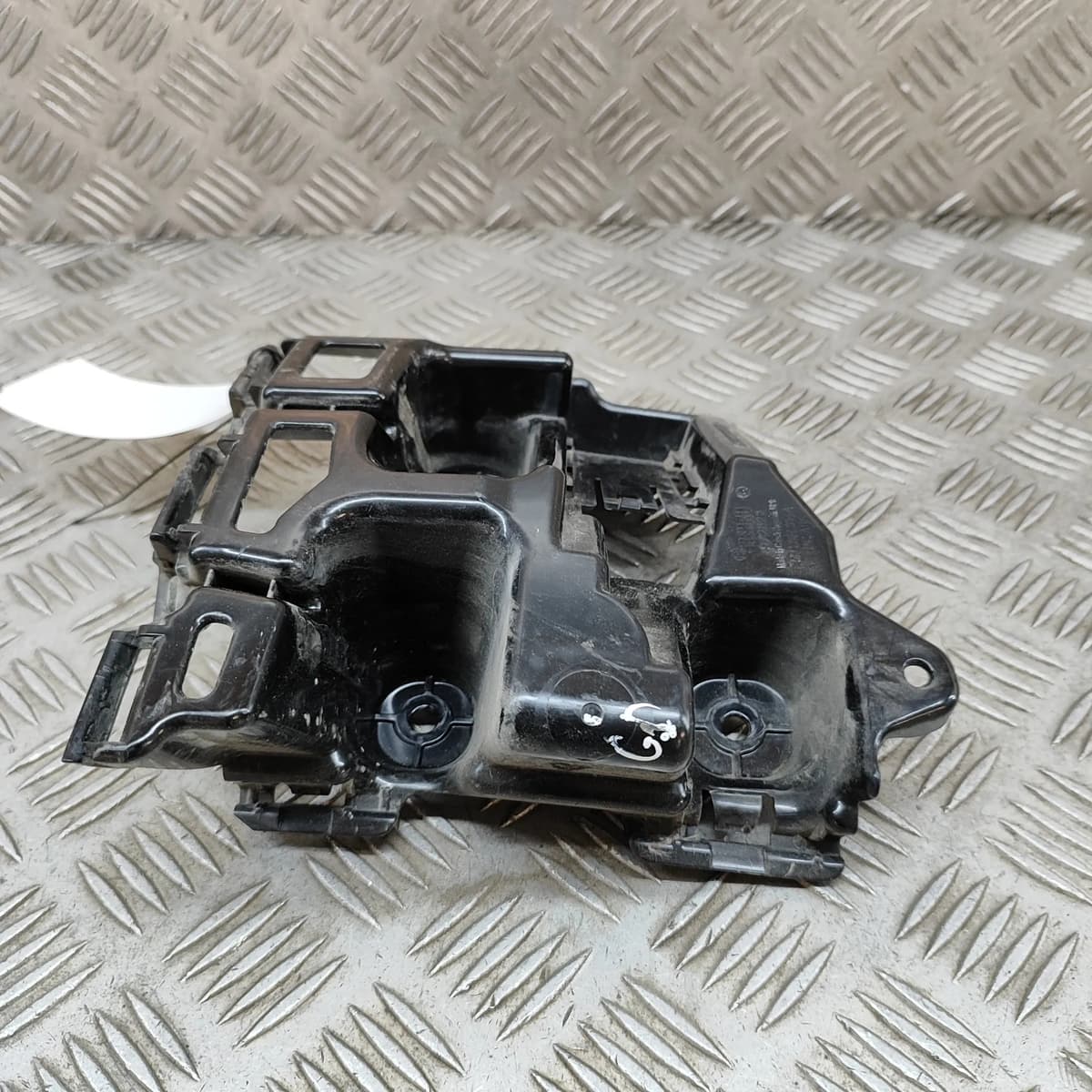 SKODA ENYAQ iV Rear Right Bumper Bracket 5LG807394A 2022 25219043