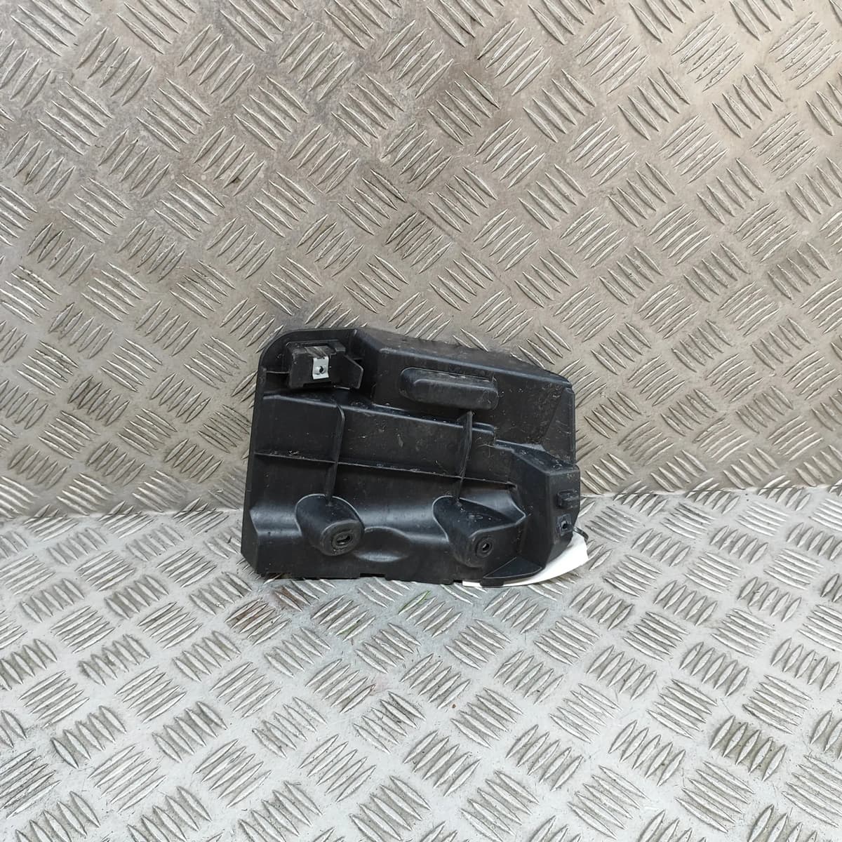 MASERATI GHIBLI M157 Rear Right Bumper Bracket 670004468 2022 25719749