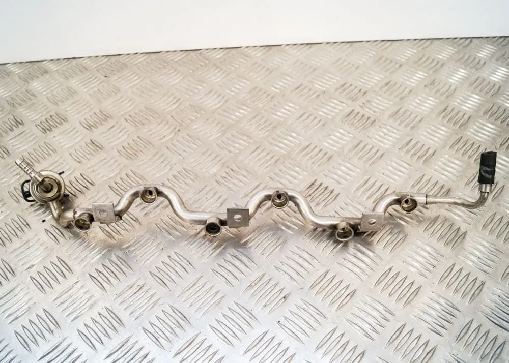 Bentley Continental Flying Spur Fuel Rail 07C133316T 6.0 Petrol 412kw 2011