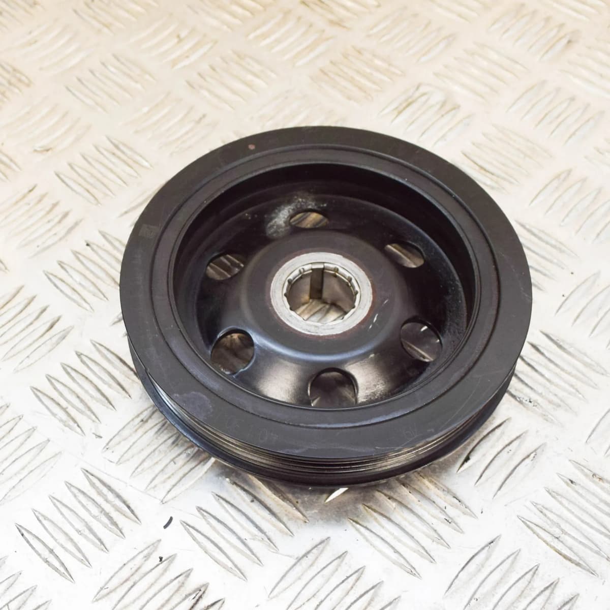 MERCEDES-BENZ CLA C117 1.6i 115 kw Crankshaft Pulley A2700300503 2013