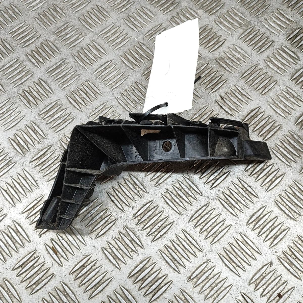 SEAT ARONA KJ7 Rear Right Bumper Bracket 6F9807378D 2019 26060131