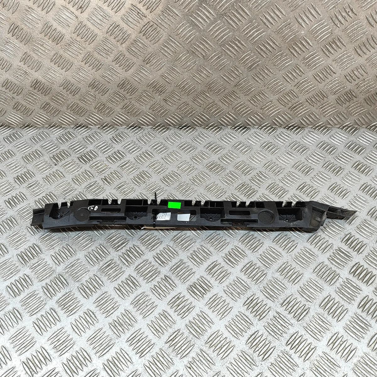 SKODA SUPERB MK3 3V Sedan Rear Right Bumper Bracket 3V5807394 2018 26303369
