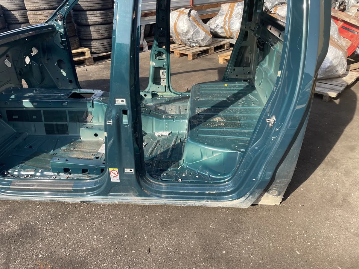 VW AMAROK 2H_, S1B 2019 Left Side Sideskirt