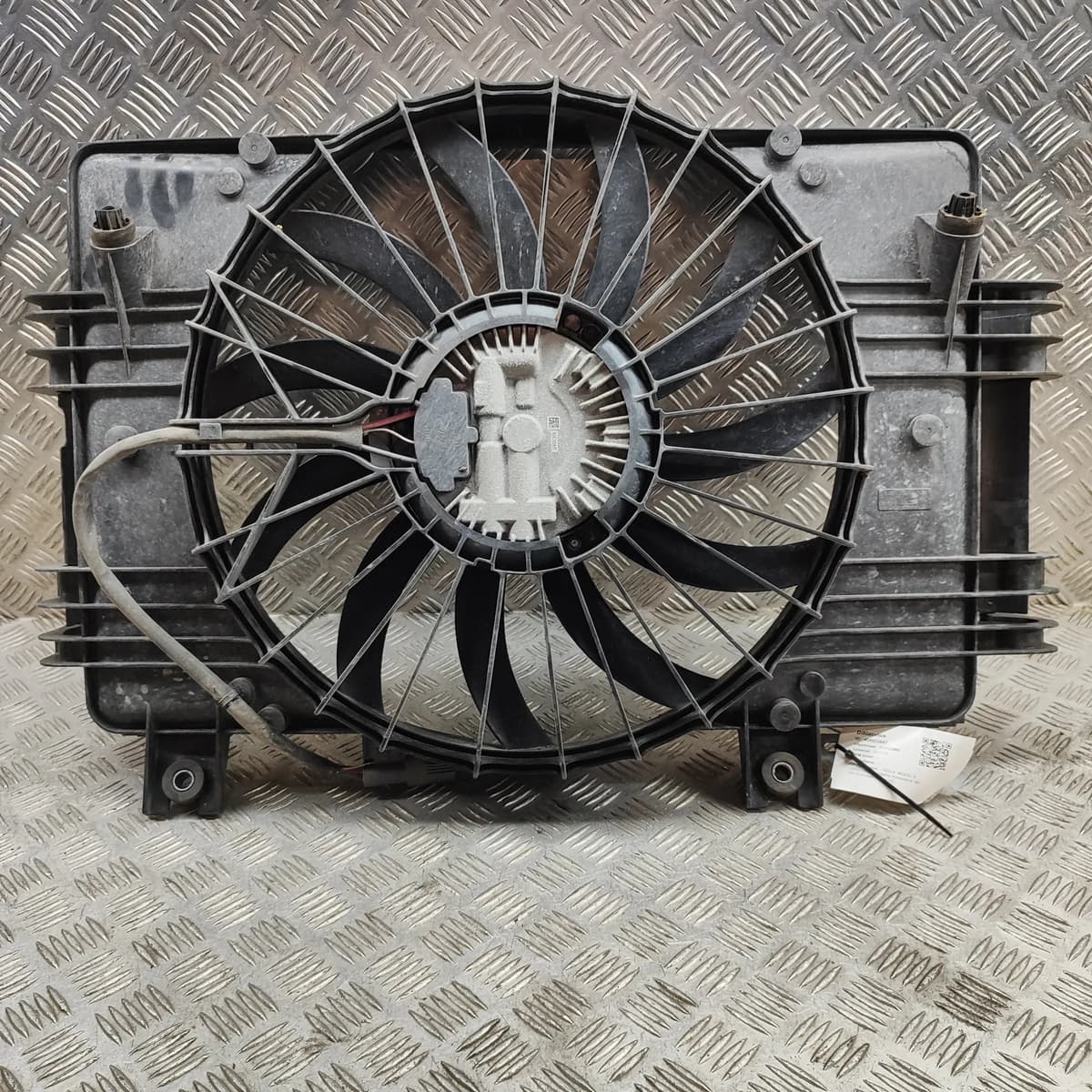 TESLA MODEL X Engine Cooling Fan Shroud 1031401-00-E Electric 385kw 26923847