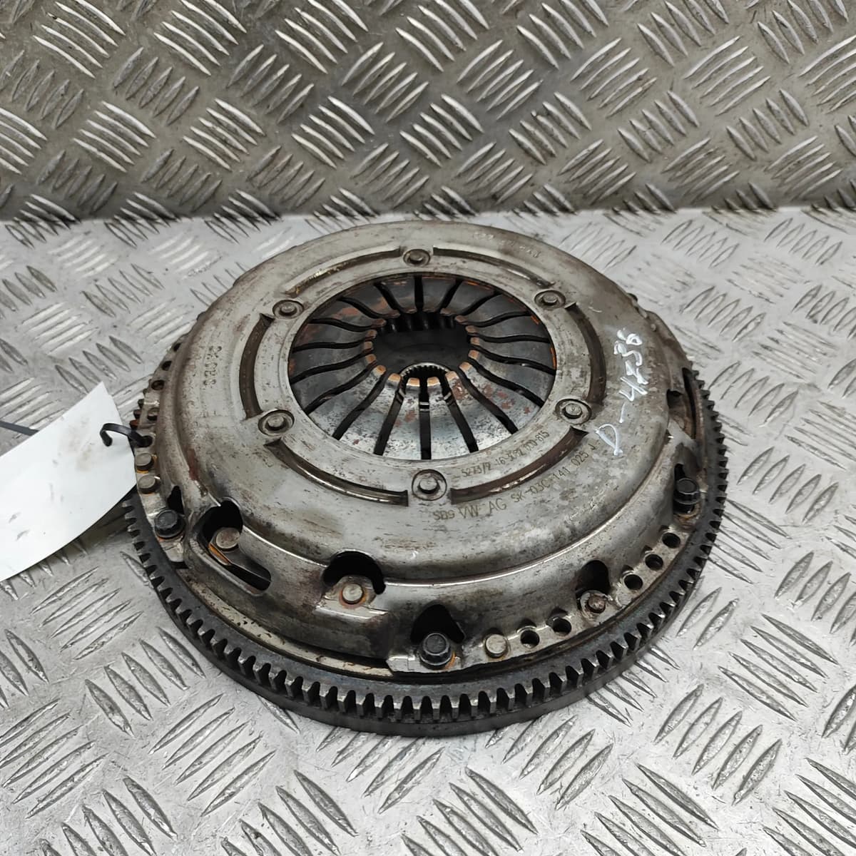 VOLKSWAGEN POLO 6R MK5 Clutch Kit 04E141026C 1.2 Petrol 77kw 2014 28075633