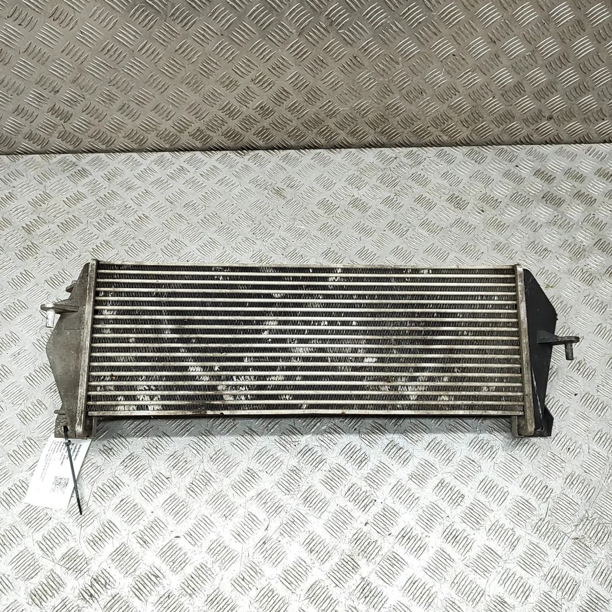 LAND ROVER DEFENDER L315 Intercooler Radiator ESR4504 2.5D 101kw 2005 28452036