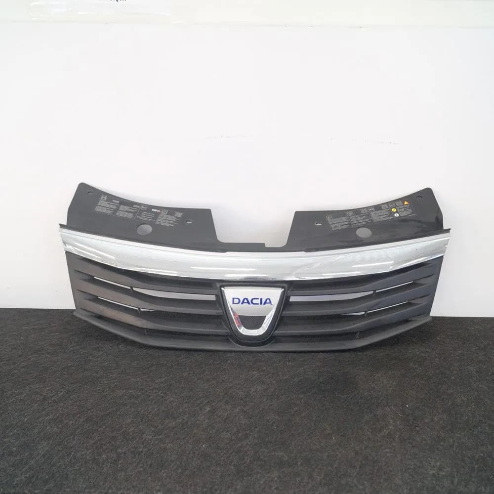DACIA SANDERO Front Upper Grill 8200735104 2008