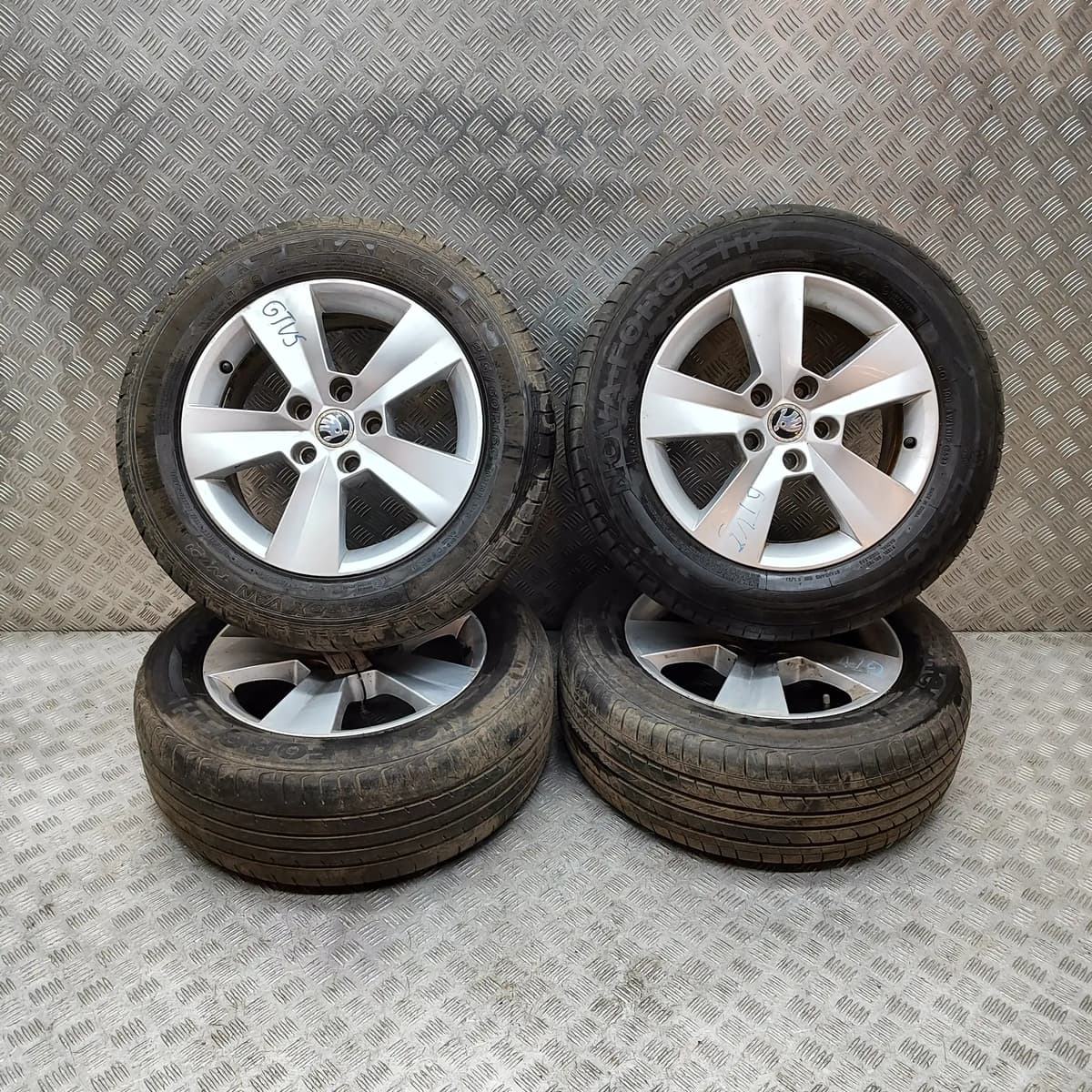 SKODA SUPERB MK3 3V3 Alloy Wheel Set 3V0601025 1.6 Diesel 88kw 2016 29025351