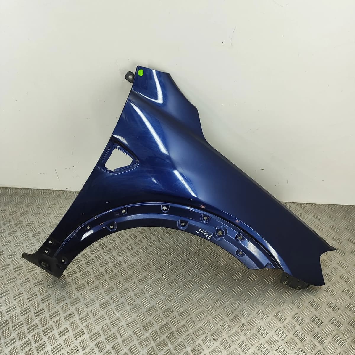 CHEVROLET CAPTIVA C100 C140 Front Right Fender 96624396 2.4 Petrol 29510840