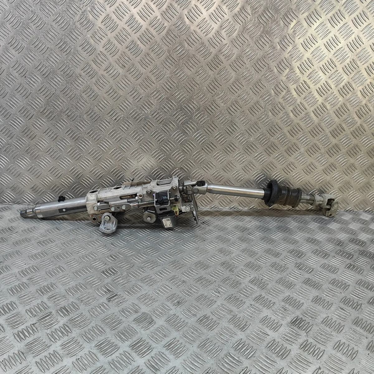 TESLA MODEL Y Steering Column Mechanism 1188811-00-D LHD Electricity 340kW 2022