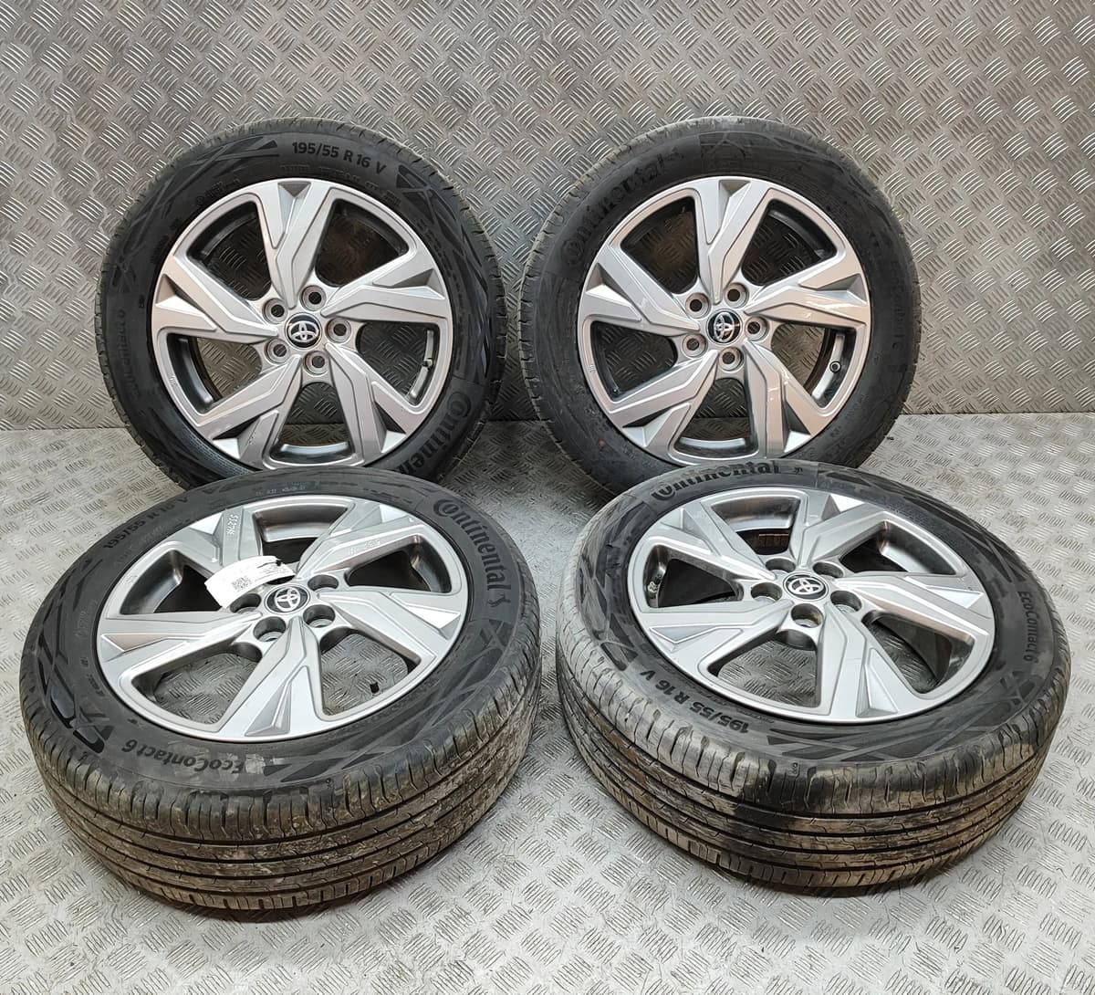 TOYOTA YARIS XP210 Alloy Wheel Set 42611-0DJ60 2024 30345601