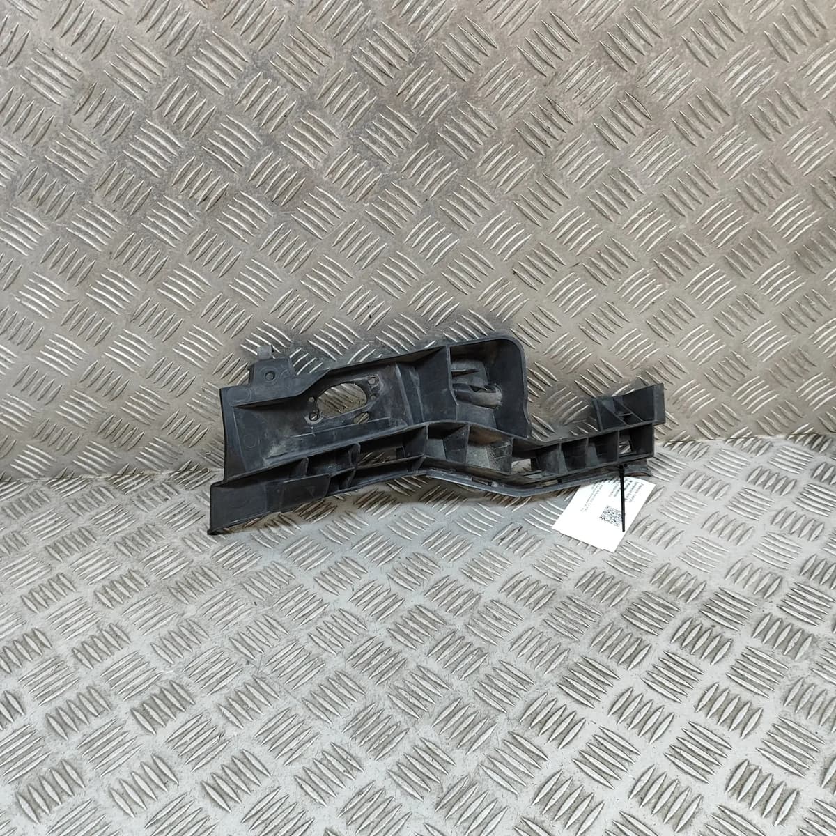 AUDI A6 Avant C7 Front Left Bumper Bracket 4G0807095E 4.0 Petrol 412kW 2014