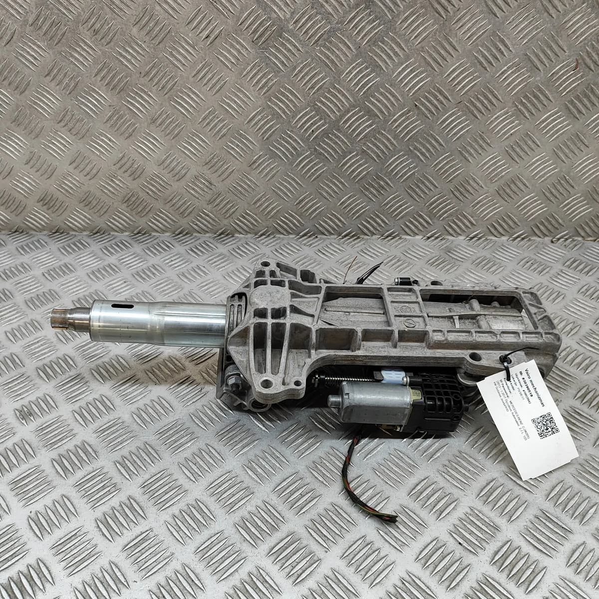 MERCEDES-BENZ C W205 Steering Column Mechanism A2054608701 2.1 Diesel 30390518