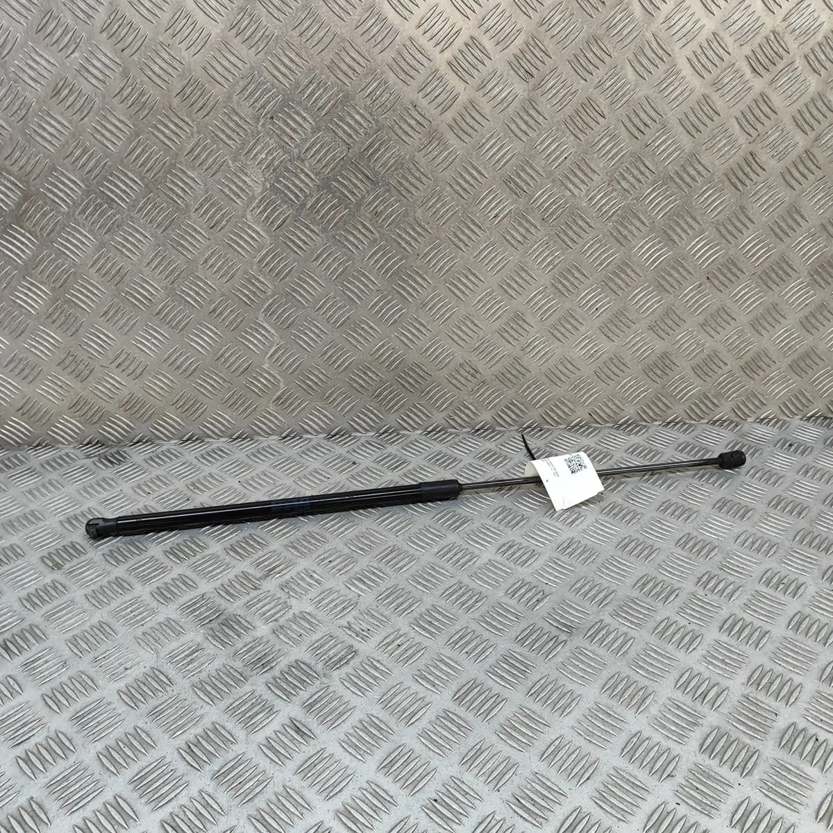 Volkswagen PASSAT Variant B8 Front Right Bonnet Strut 3G0823359A 2020 30435664