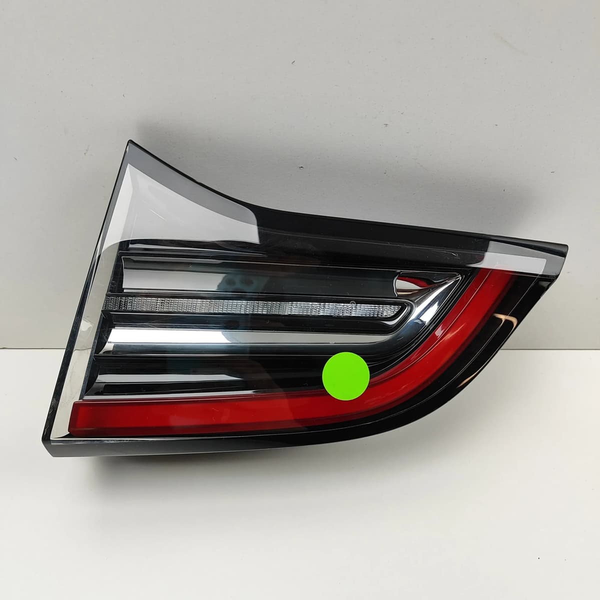 TESLA MODEL Y Right Side Tailgate Tail Light 1502086-00-C Electricity 30463968